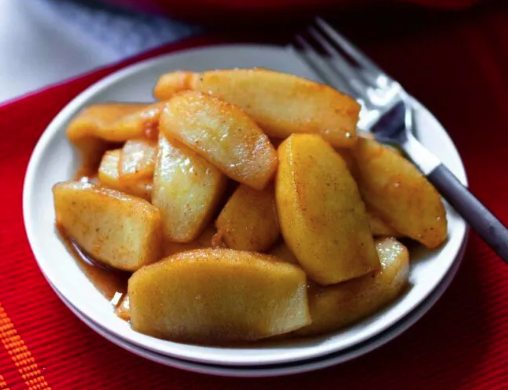 Recipe for Skillet Apples with Cinnamon and Nutmeg